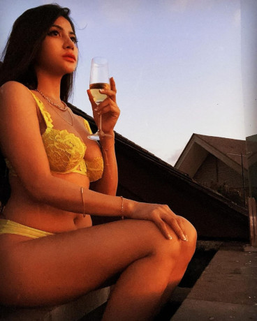 nude-sexy-video-chat-service-with-full-sexy-fingering-and-boops-pressing-video-call-service-big-2